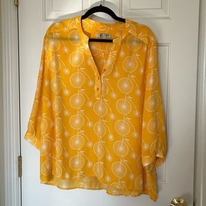 2x DE Collection Novelty Print Blouse